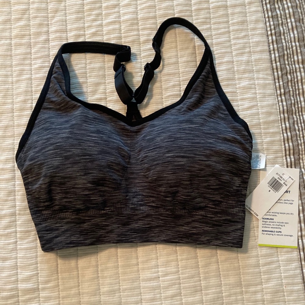 NWT Old Navy light coverage sports bra.